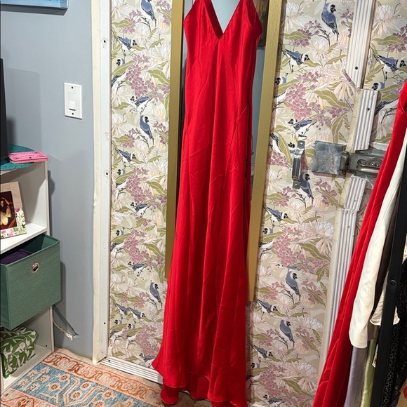 NWT!! Zara Red Open Back Satin Slip Dress with Spaghetti Straps - Picture 4 of 5